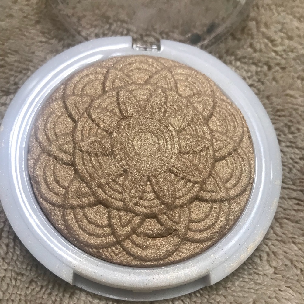 HIGHLIGHTER